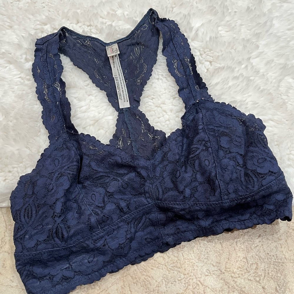 Free People Intimately Lace Racerback Bralette Size S navy blue lightly lined - Picture 2 of 4